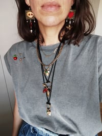 Image 6 of Orechini 'Memento Mori' ricamati