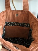 Sac velours porté épaule 1