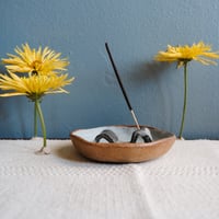 Image 3 of incense holder 02
