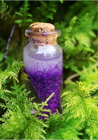 Potion bottle necklace 