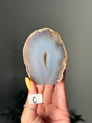 SELF STANDING AGATE GEODES