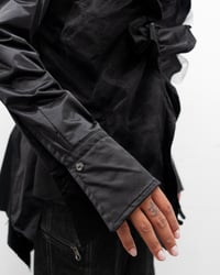 Image 4 of THE GLIMMER BUTTON UP - OBSIDIAN