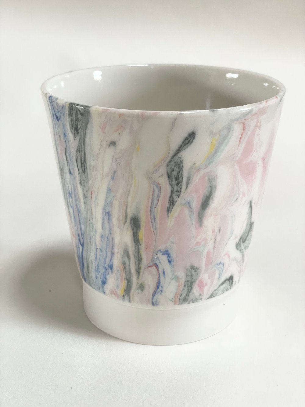 Image of Marbled cup Black/pink