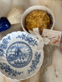 Image 4 of Johnson Brothers  Limoncello 540 Baccarat Tulip Time Ladies Shaving Soap Set