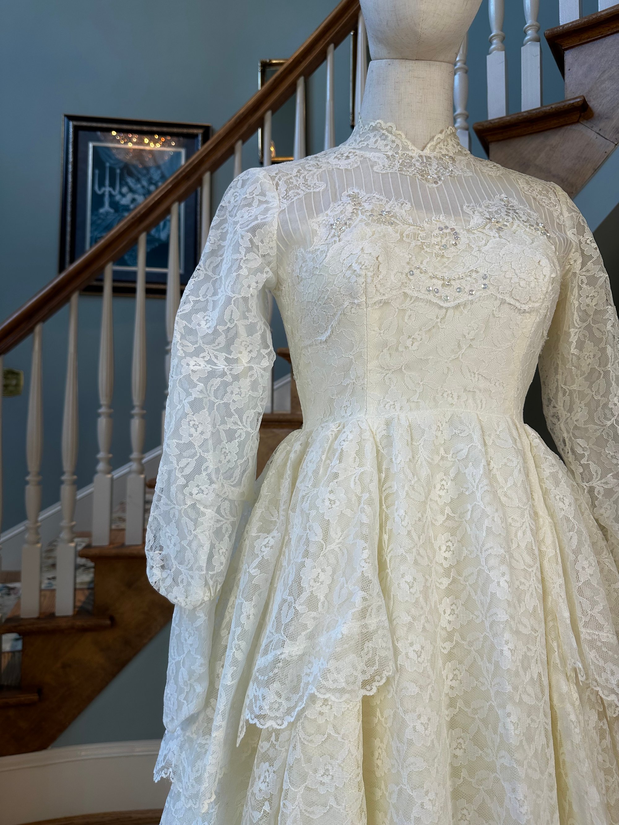 1960s Lace Wedding Dress | Estelle Amore 1960s Lace Wedding Dress | Estelle Amore