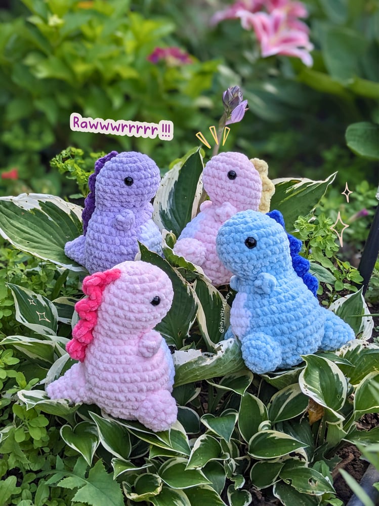 Image of Smol Dino Plushie 