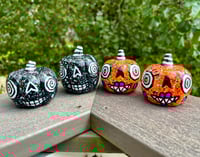 Salt & Pepper Shakers Set (B)