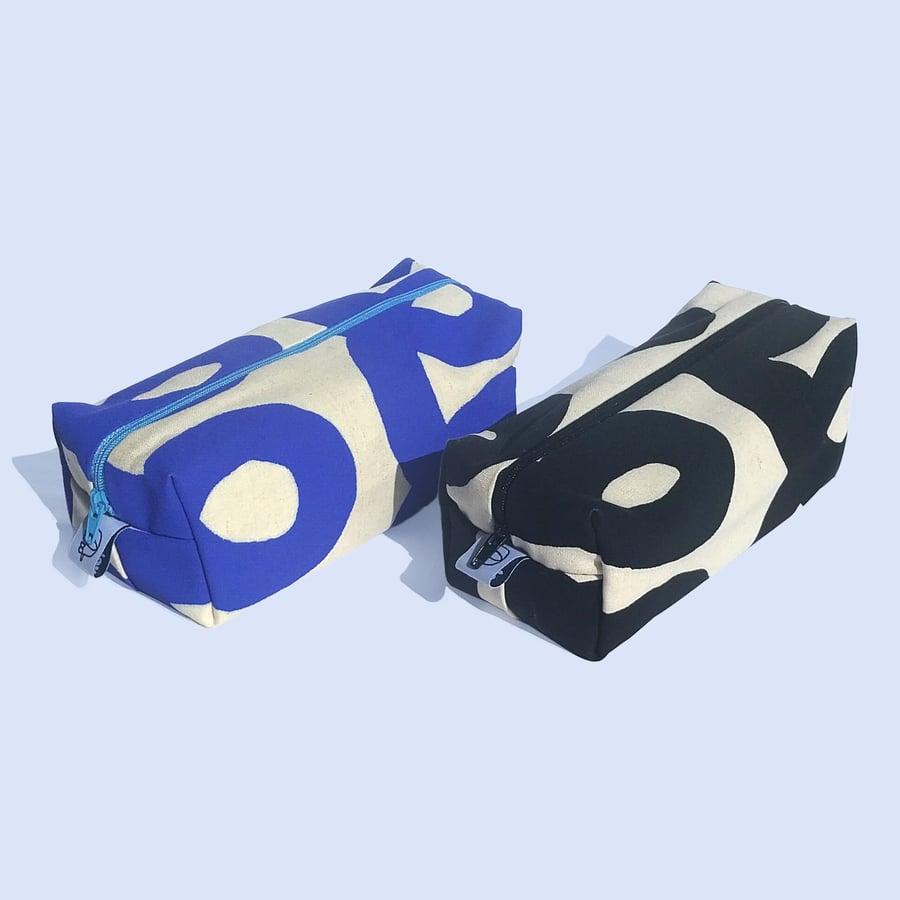 Image of SQUIGGLE POUCH - BLUE / BLACK