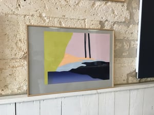 Par là.