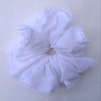 lace scrunchie 
