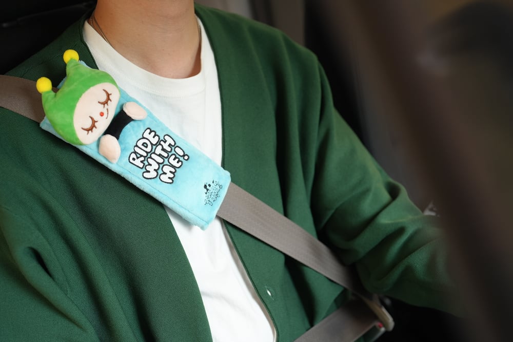 Image of GREENIE & ELFIE PLUSH SEATBELT COVER SET