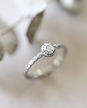 Image of Platinum 4.1mm Rose-cut diamond laurel leaf ring (IOW238)