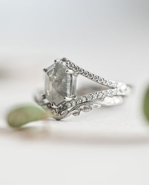 Image of *SALE - WAS £3450* Hexagonal rose-cut, grey diamond double wishbone platinum ring (IOW184)