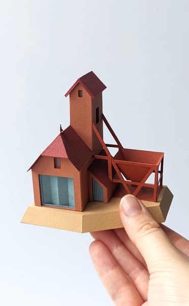 Image of Barn Paper Model