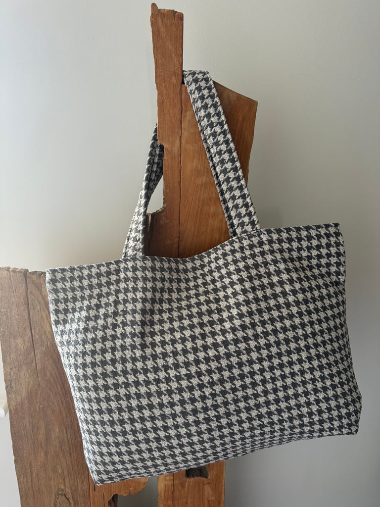 Dogtooth bag