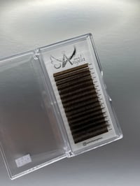 Image 2 of Brown Lash Trays (D curl)