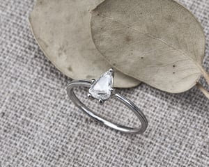 Image of  Platinum pear shape white diamond ring (IOW152)