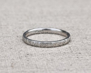 Image of Platinum 2mm horn texture ring