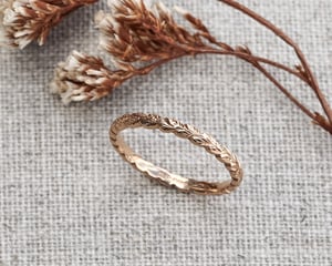 Image of 18ct rose gold 2mm laurel leaf carved ring