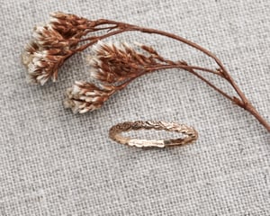 Image of 18ct rose gold 2mm laurel leaf carved ring