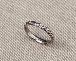 Image of 18ct White gold 3mm floral engraved ring - Mens size