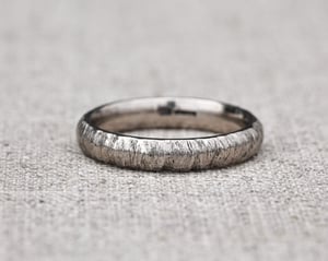 Image of 18ct White gold 4mm horn texture ring