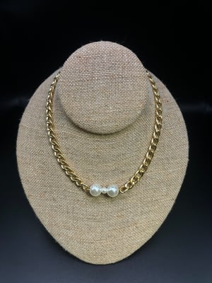 Image of Pearl Pendant Curb Chain Necklace