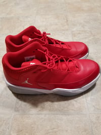 Image 3 of jordan max aura 3 Red