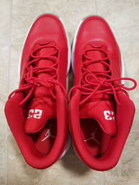 Image 6 of jordan max aura 3 Red