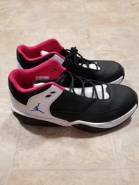 Image 3 of Jordan Max Aura 3 GS ‘Black Rush Pink