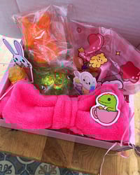 Image 5 of Curated by Pinkie Gift Box