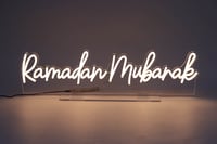 Ramadan Mubarak neon sign