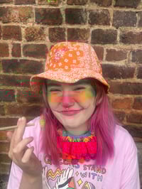 "Scoobie" "Bandana print" embroidered Bucket hat