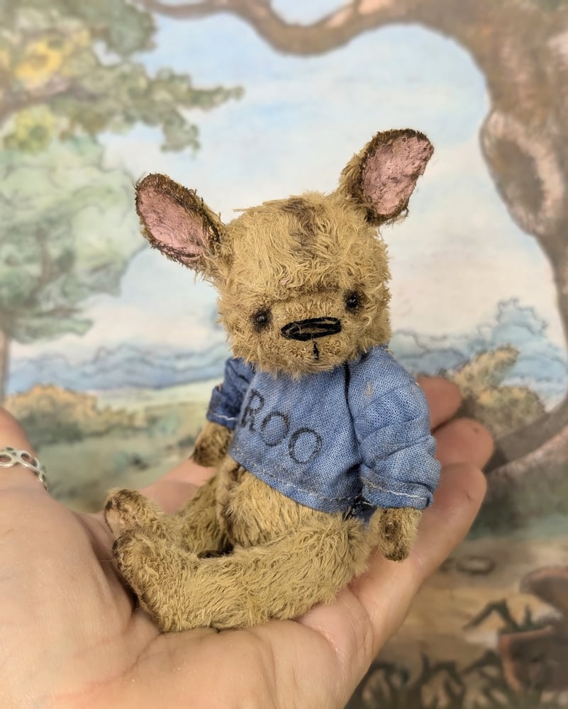 Image of "ROO" - a Teenie-Weenie 4" classic style baby Kanga-ROO by whendis bears.....