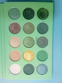 Image 1 of stoner eyeshadow pallet 