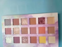 Image 1 of prinseces eye shadow 