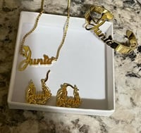 Simple & demure custom set 