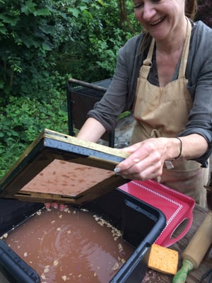 Atelier avancé de fabrication de papier recyclé à la cuve — journée complète de 10h à 17h 