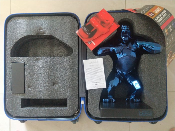 Enceinte Bluetooth Kiwikong Kaki Mat Richard Orlinski