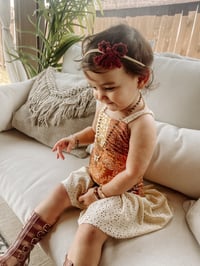 Image 5 of Medium Niah Bow-Nylon