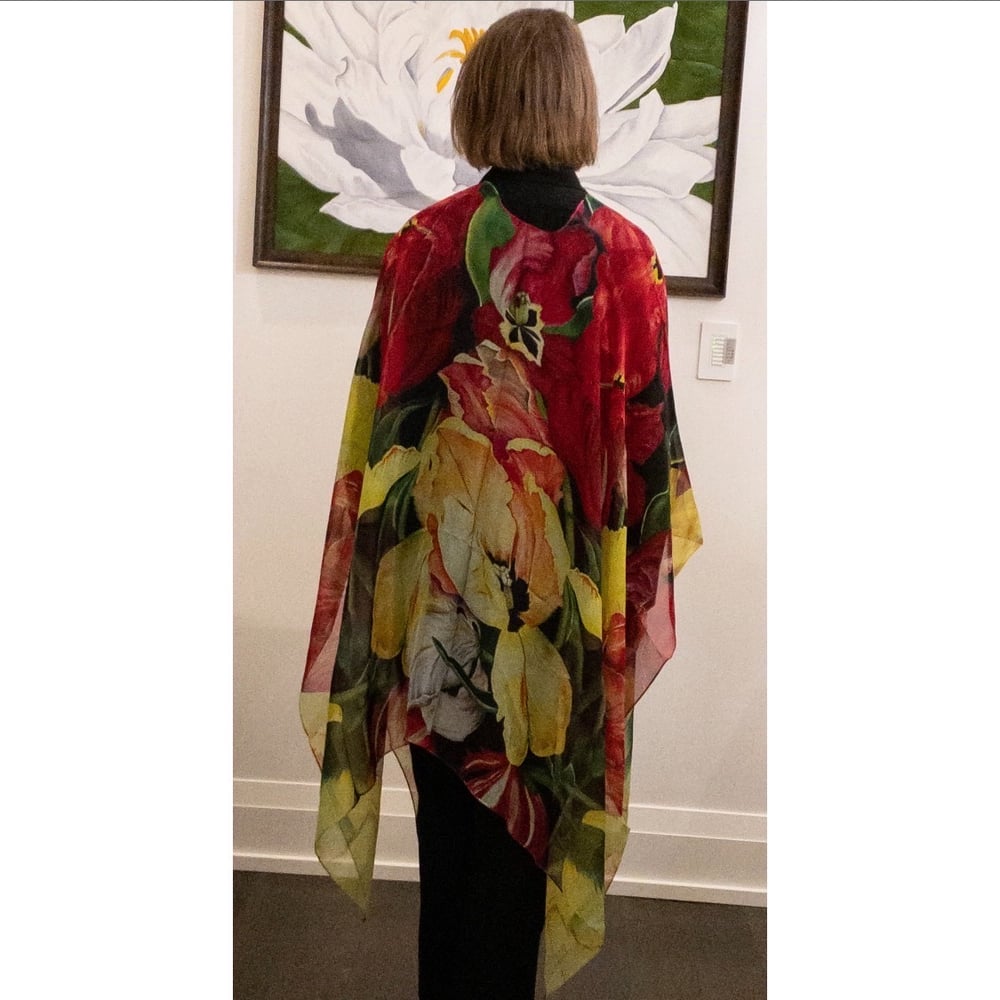 Image of PARROT TULIP SILK SHAWL