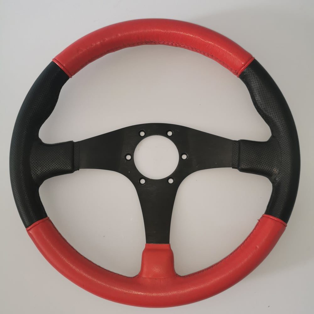 VOLANT LUISI CUIR ROUGE ET NOIR