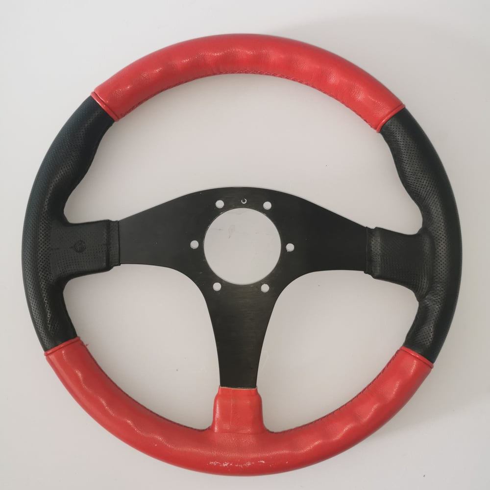 VOLANT LUISI CUIR ROUGE ET NOIR