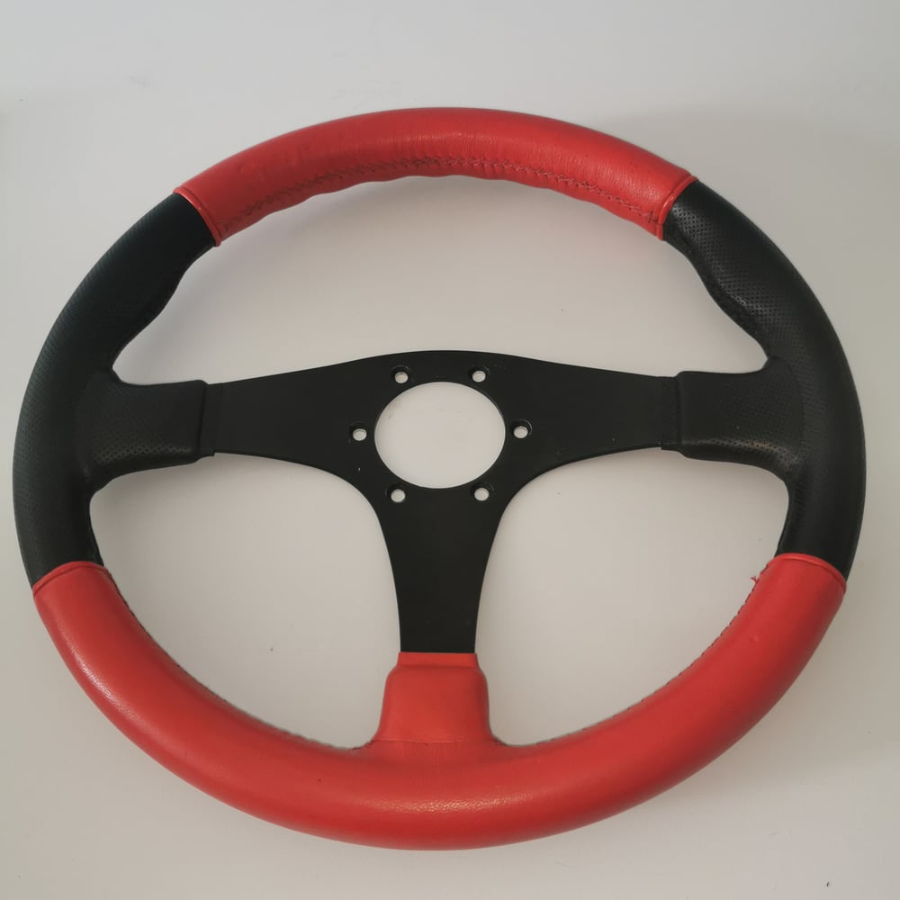 VOLANT LUISI CUIR ROUGE ET NOIR