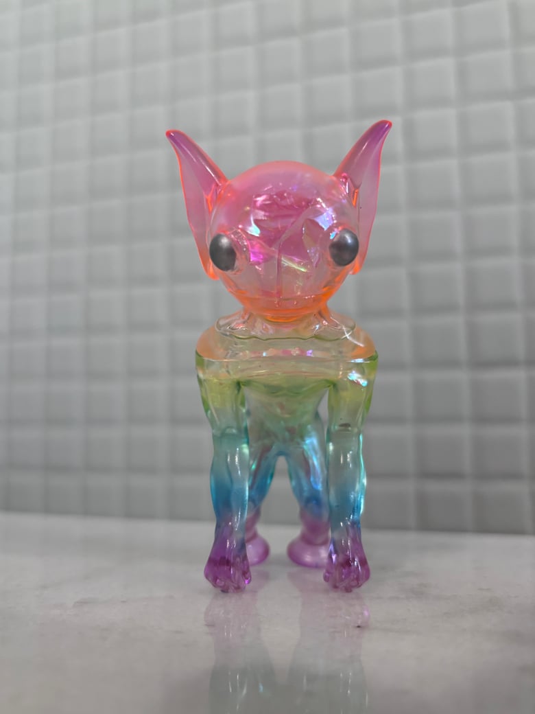 Image of Hyper Cryptid Sofubi Series 1: Rainbow Hopkinsville Goblin 