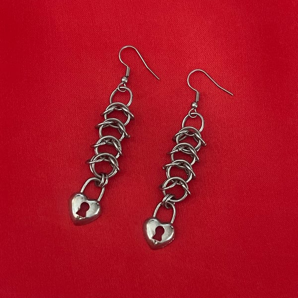 Image of heart chainmail earrings ♥️