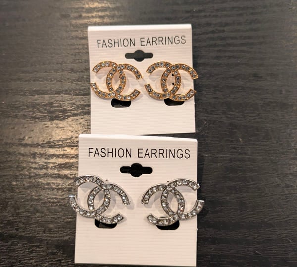 Image of C Earrings 