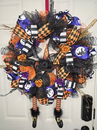 Image 1 of 24" Round Holloween Wreath