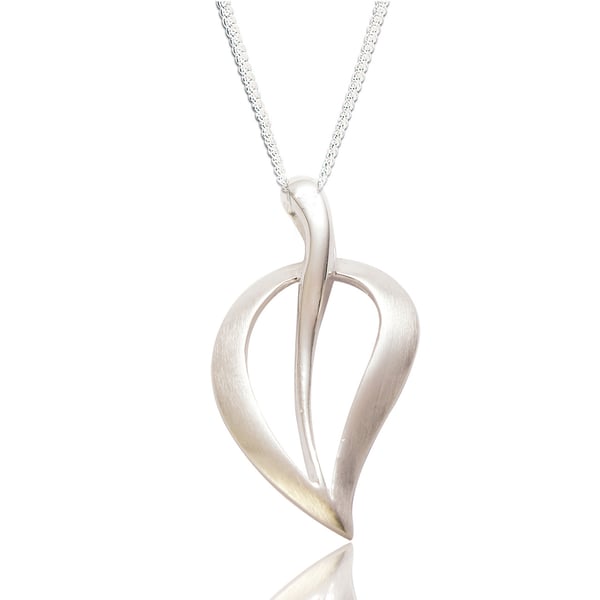 Image of Tilly pendant & chain 