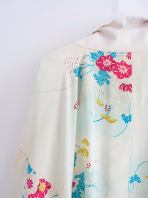 Image of Silke kimono dame - hvid/lyseblå med pink blomster